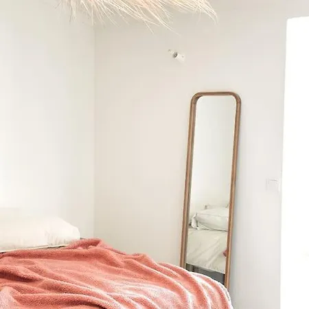 Hotel White Hut 4*