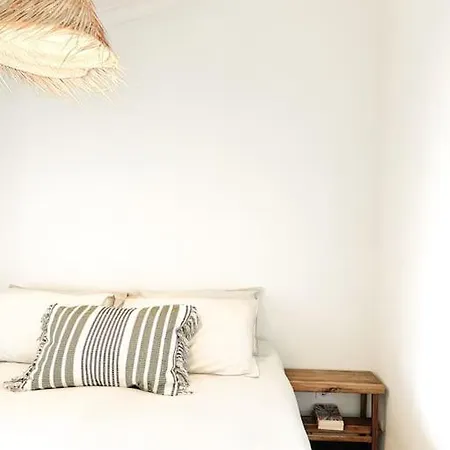 מלון White Hut