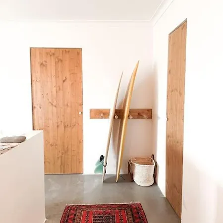 White Hut מלון אלג'זור