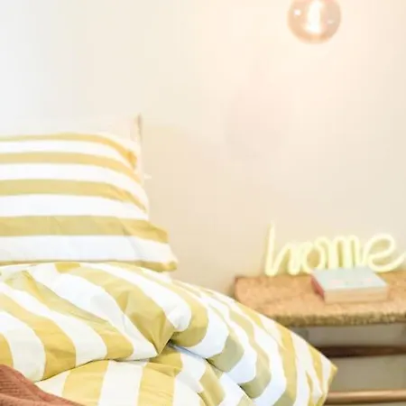 White Hut 4*